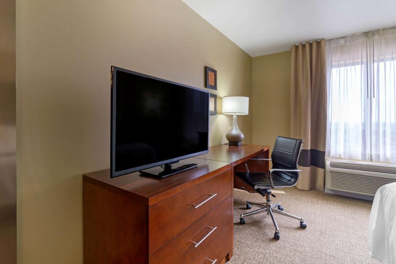 Comfort Inn & Suites Mandan - Bismarck Екстер'єр фото