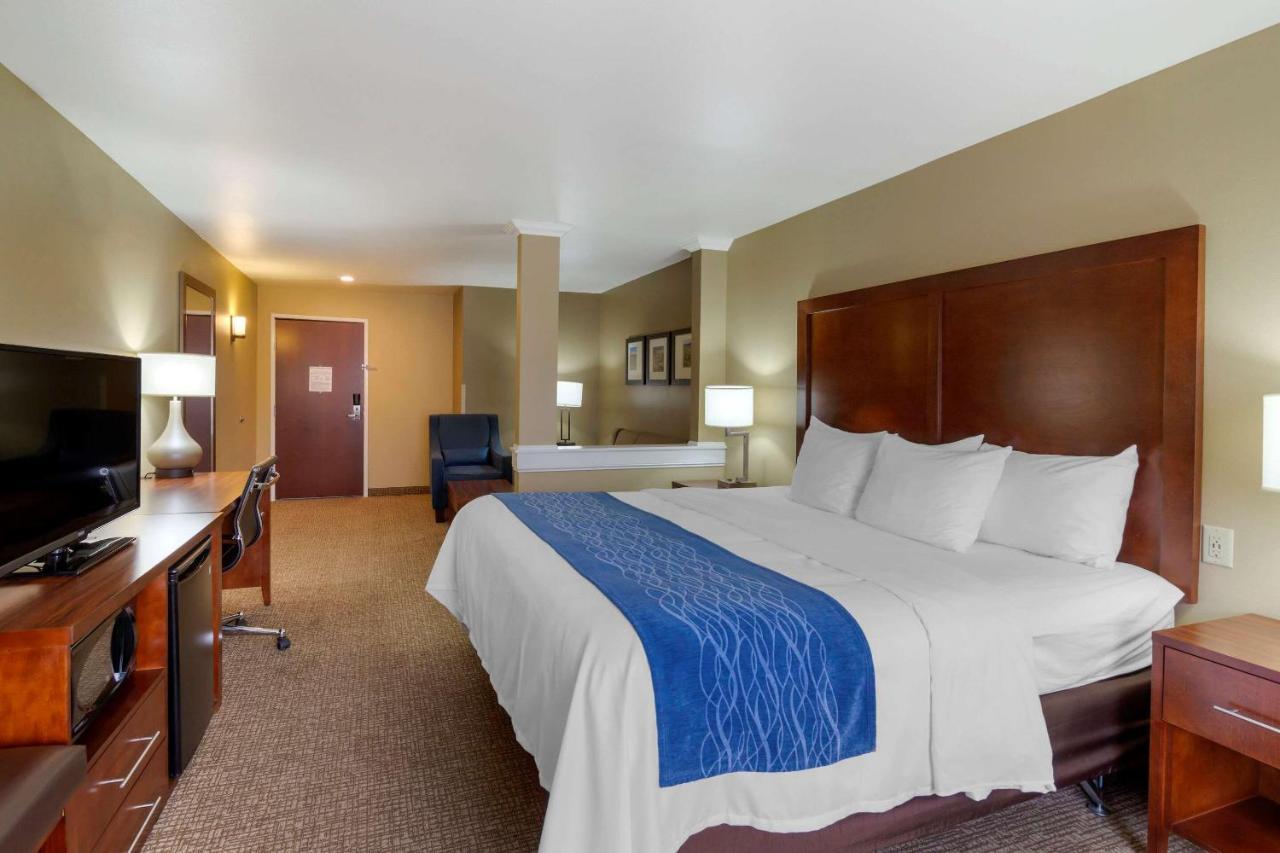 Comfort Inn & Suites Mandan - Bismarck Екстер'єр фото