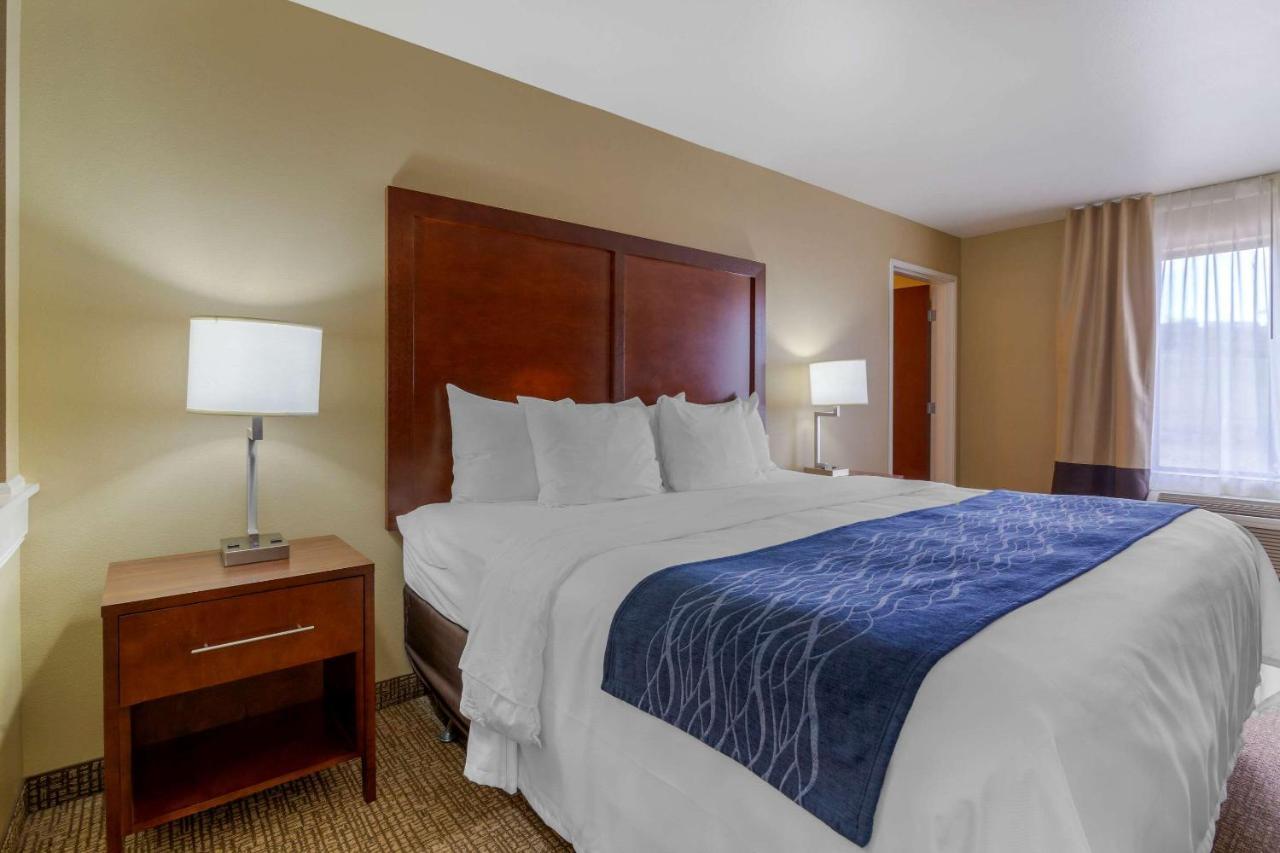 Comfort Inn & Suites Mandan - Bismarck Екстер'єр фото