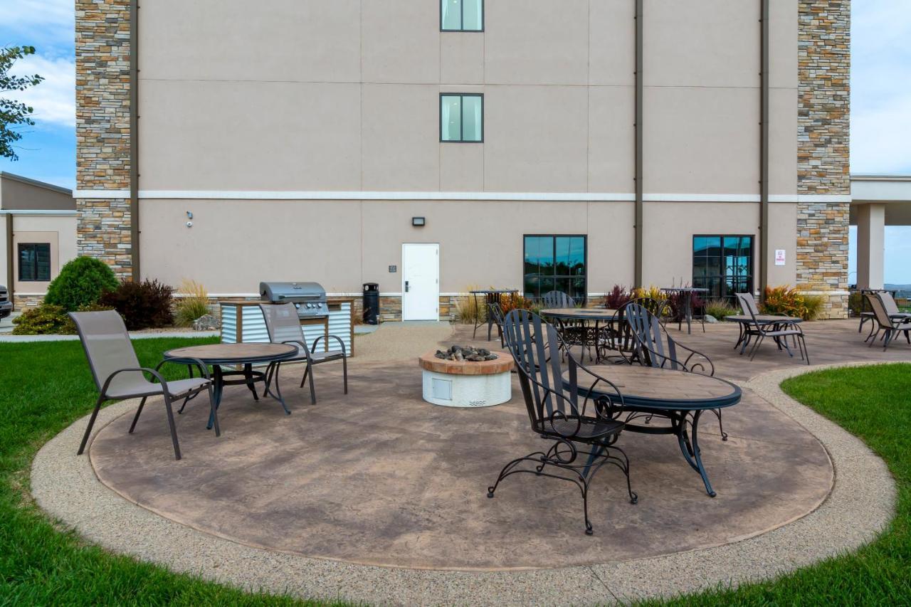 Comfort Inn & Suites Mandan - Bismarck Екстер'єр фото