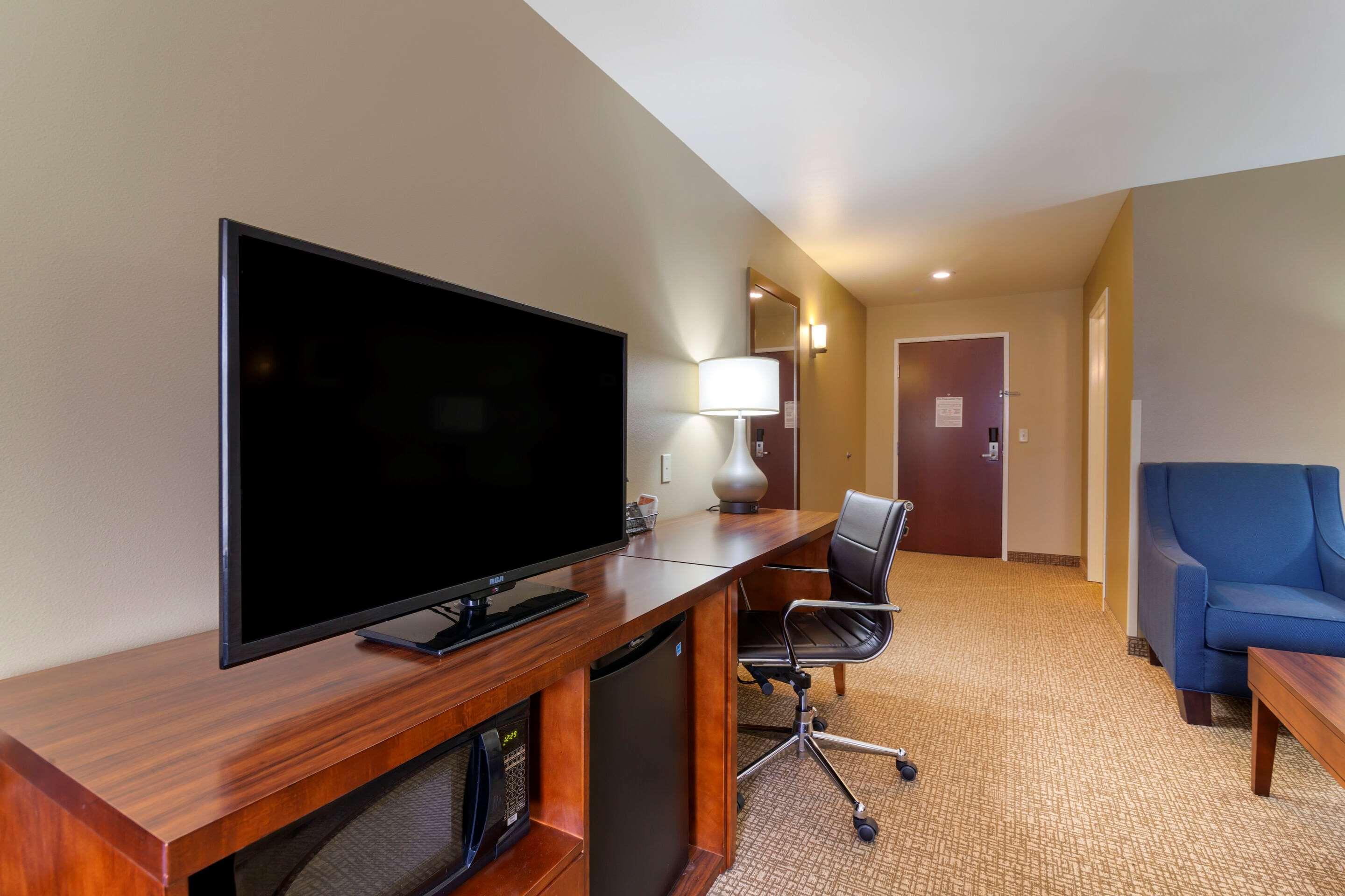 Comfort Inn & Suites Mandan - Bismarck Екстер'єр фото