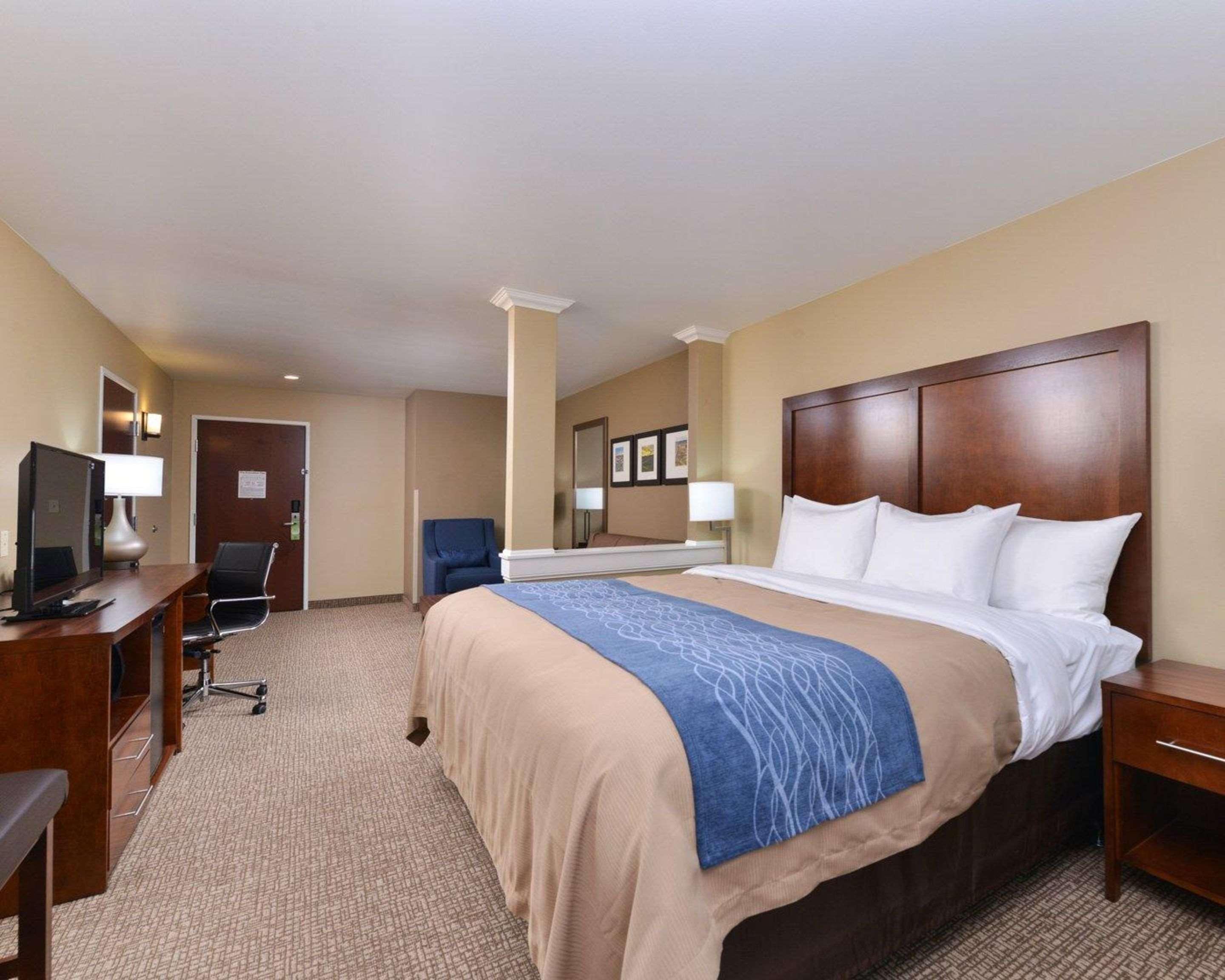 Comfort Inn & Suites Mandan - Bismarck Екстер'єр фото