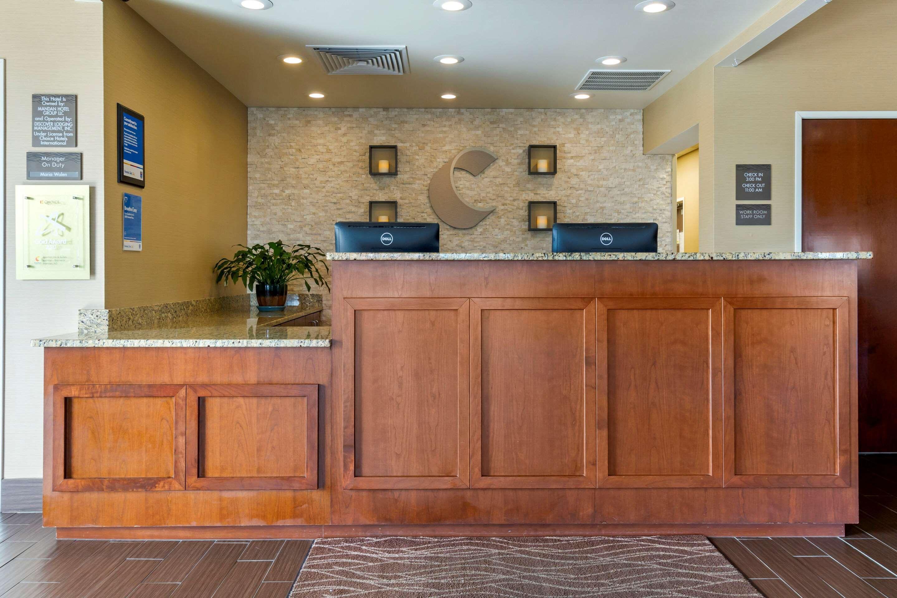 Comfort Inn & Suites Mandan - Bismarck Екстер'єр фото