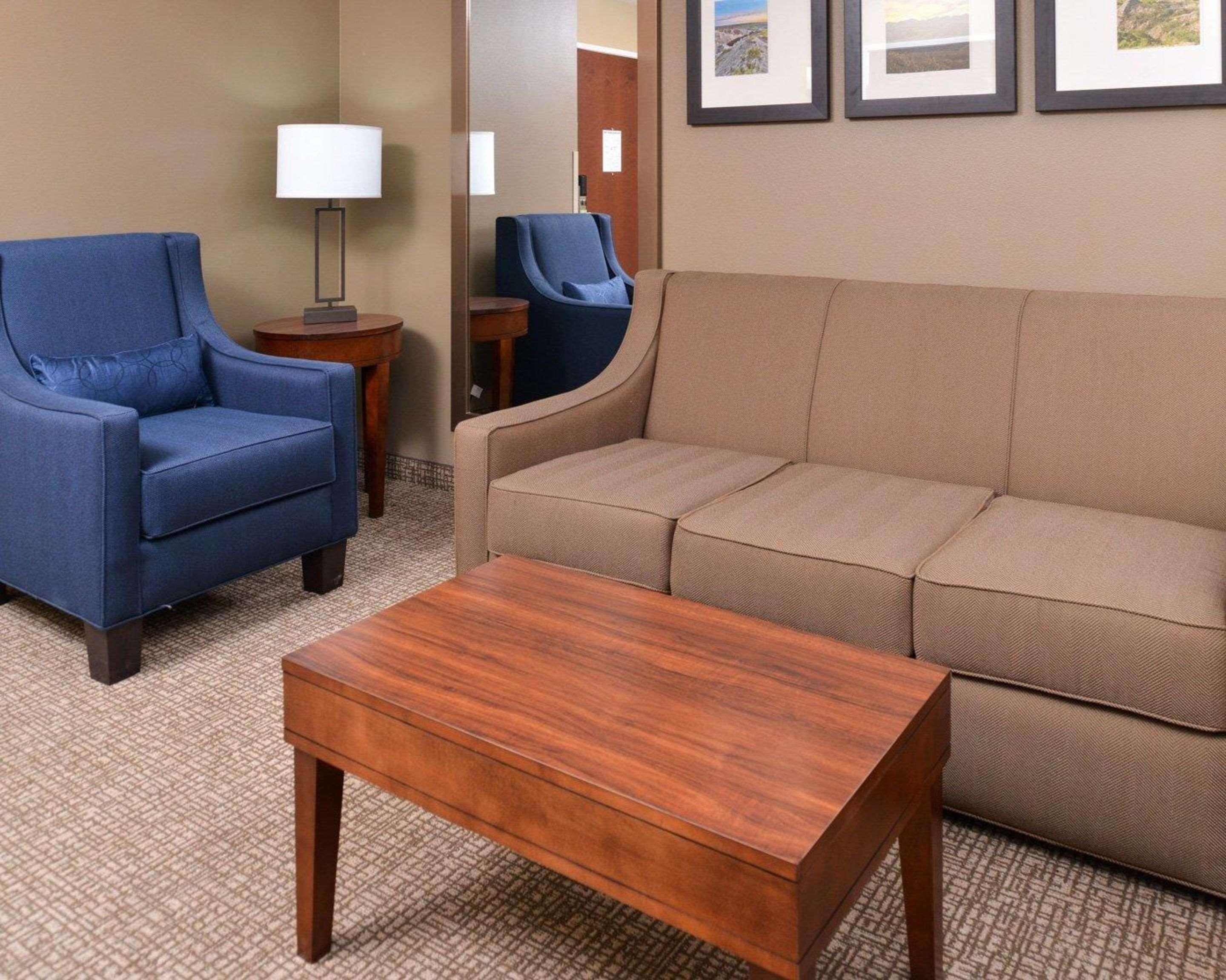 Comfort Inn & Suites Mandan - Bismarck Екстер'єр фото