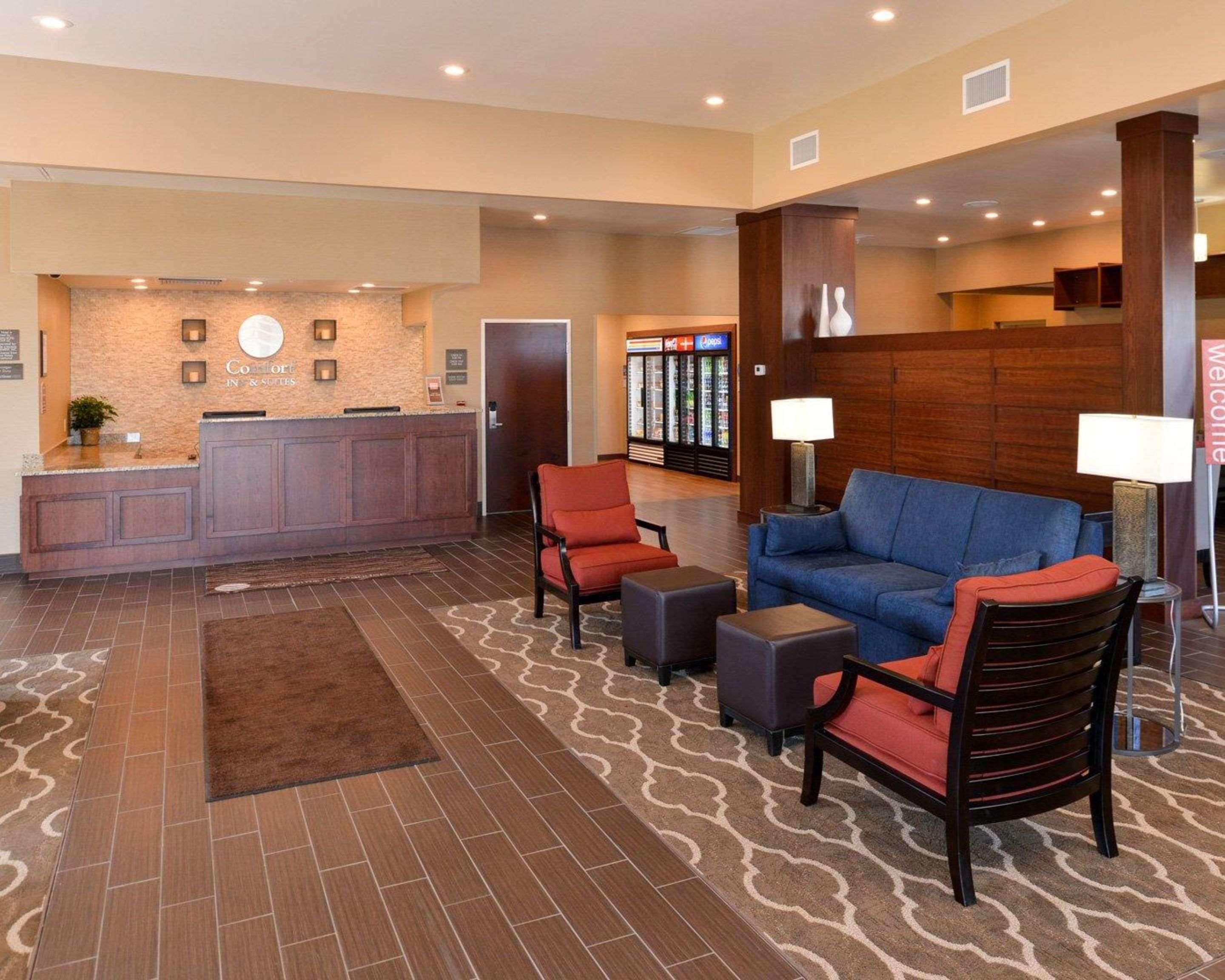 Comfort Inn & Suites Mandan - Bismarck Екстер'єр фото