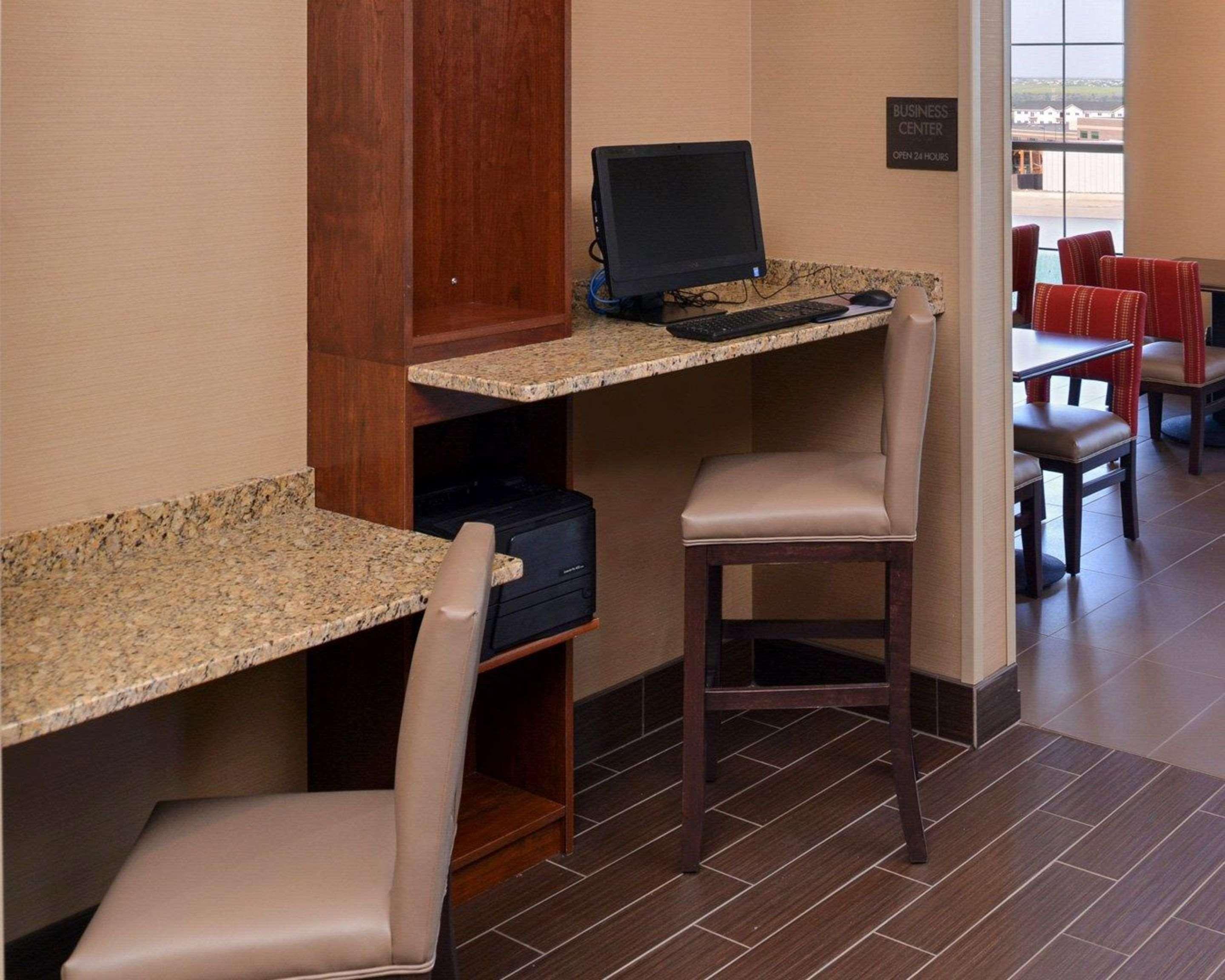 Comfort Inn & Suites Mandan - Bismarck Екстер'єр фото