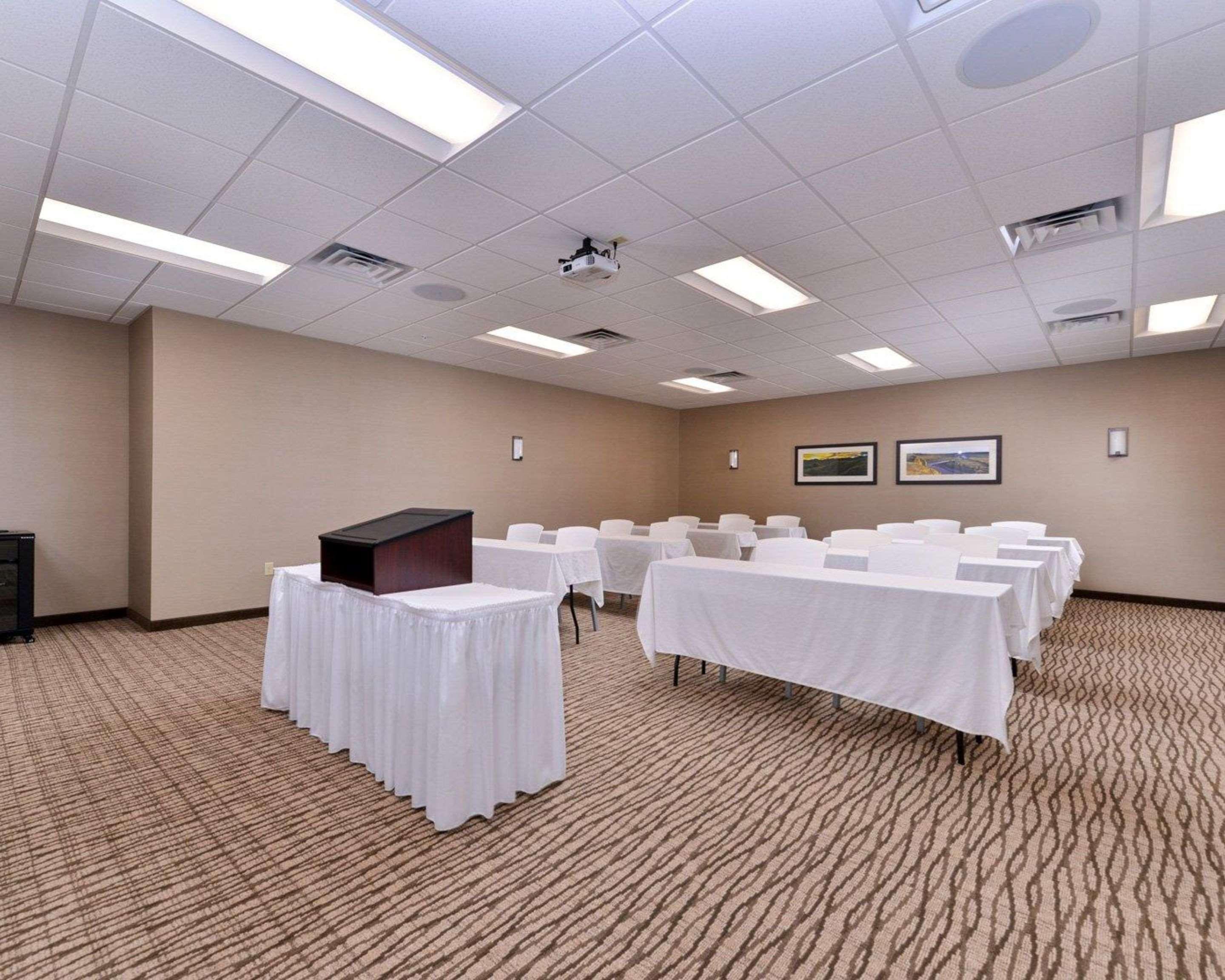 Comfort Inn & Suites Mandan - Bismarck Екстер'єр фото