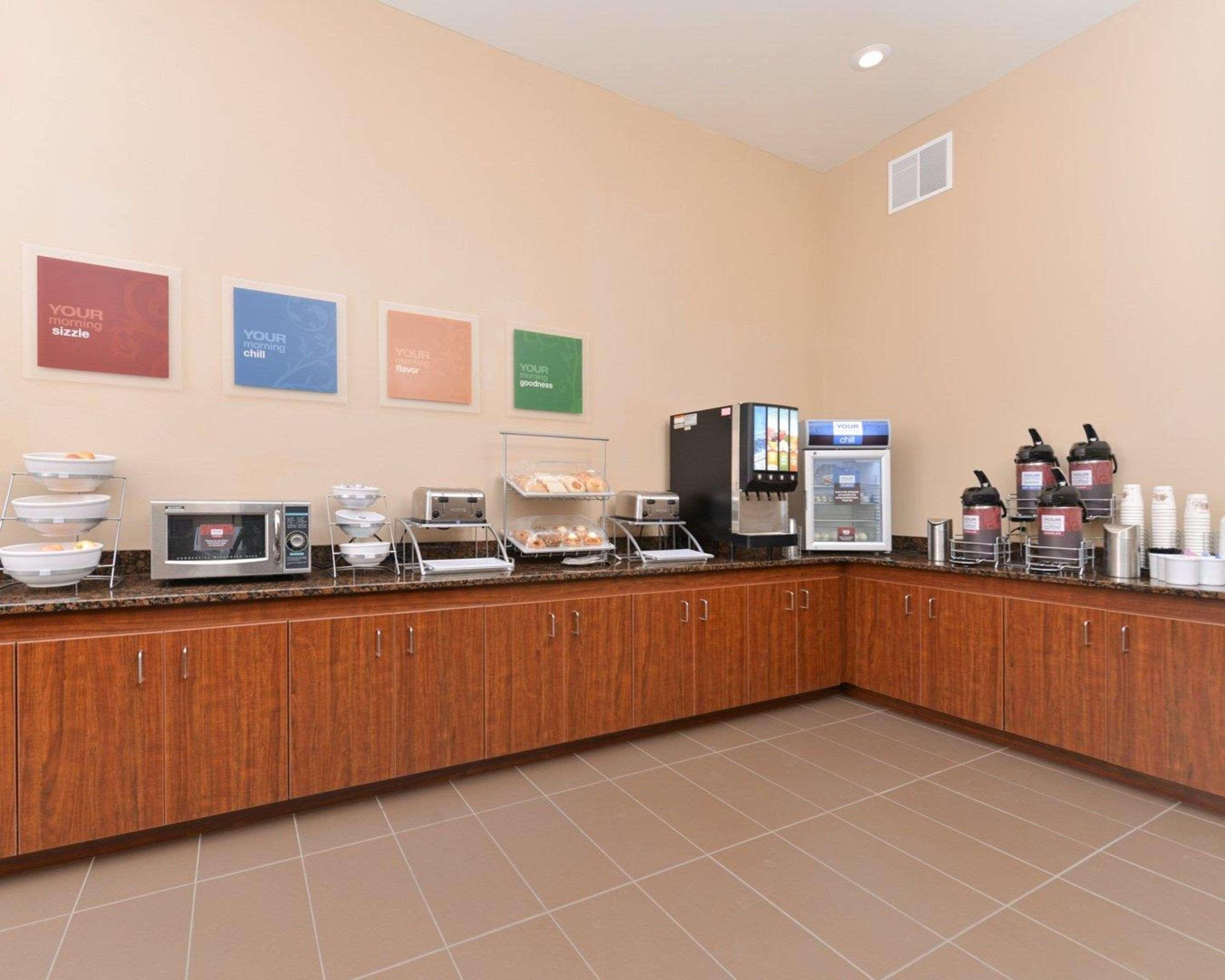 Comfort Inn & Suites Mandan - Bismarck Екстер'єр фото