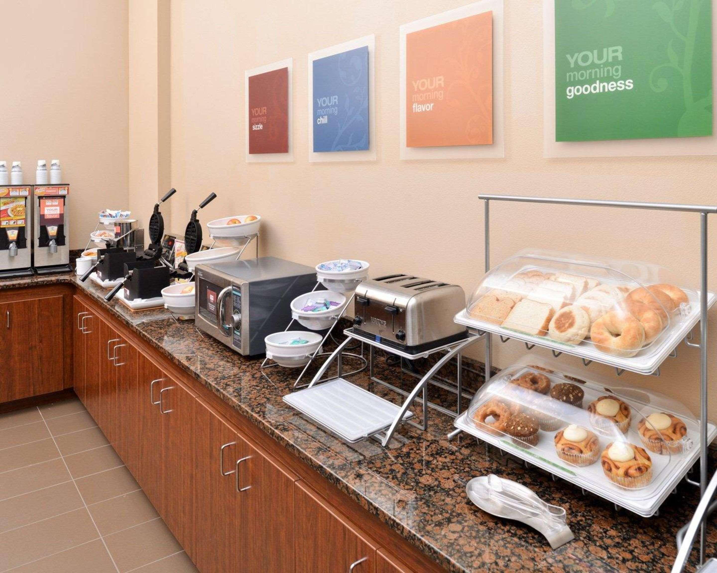 Comfort Inn & Suites Mandan - Bismarck Екстер'єр фото